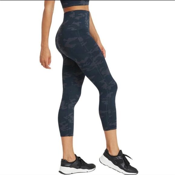Spanx Look At Me Now Seamless Legging black Camo medium - Picture 2 of 6